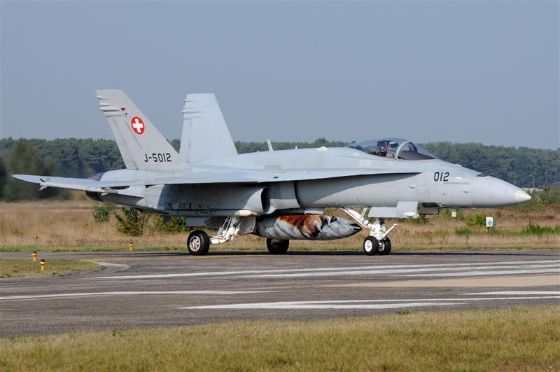 J-5012 on taxiway.jpg